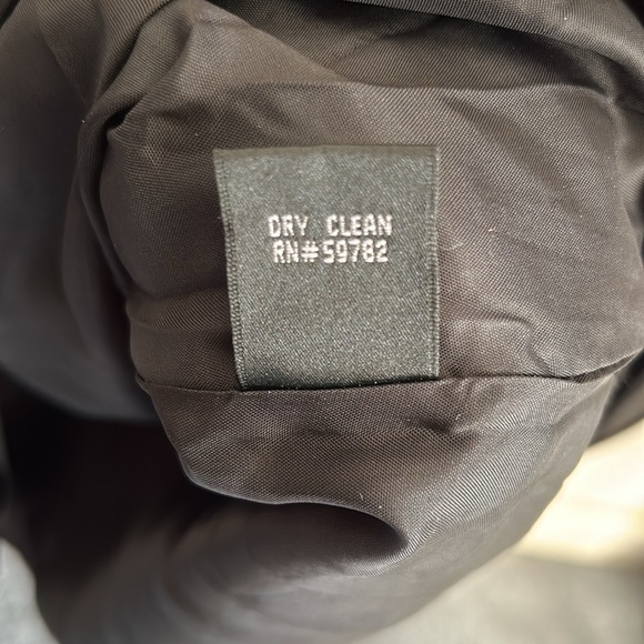 Women’s Adrianna Papell Boutique gown - Picture 8 of 8